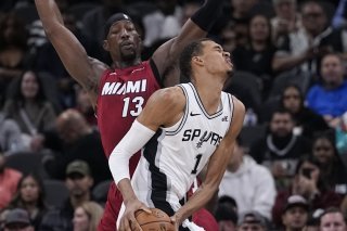 Wembanyama et les Spurs ont subi la loi de Miami dimanche KEYSTONE/AP/Eric Gay